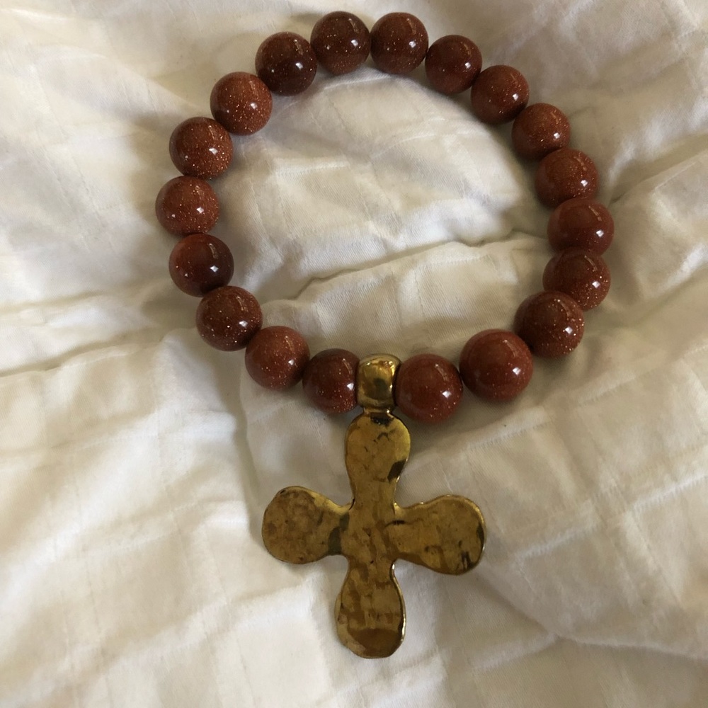 Stretch bracelet with charm